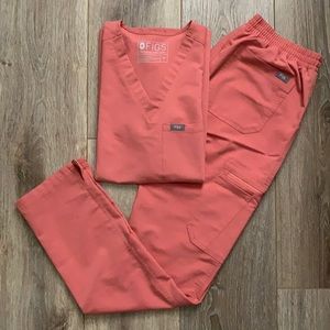 FIGS coral scrub set size XS